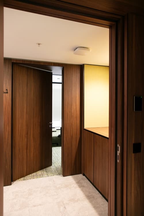 Lorenzo walnut brown in renovation of The Marnix